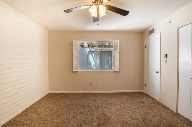 Building Photo - 2921 Valle Vista