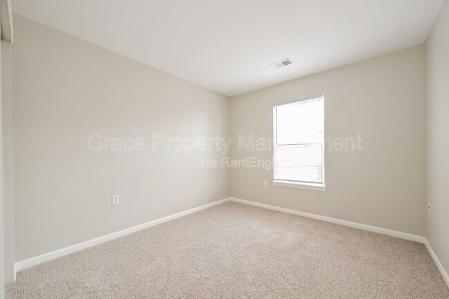 Building Photo - 1495 Red Cliff Way