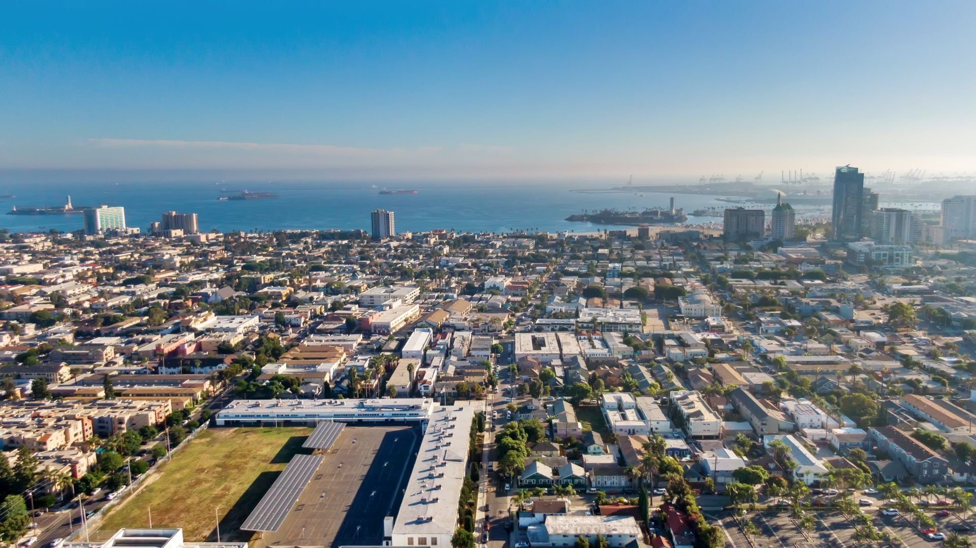 Building Photo - 621 Cerritos Ave