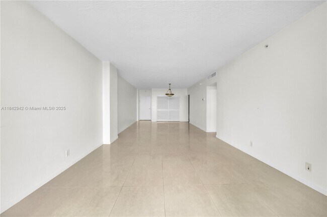 Building Photo - 3000 S Ocean Dr