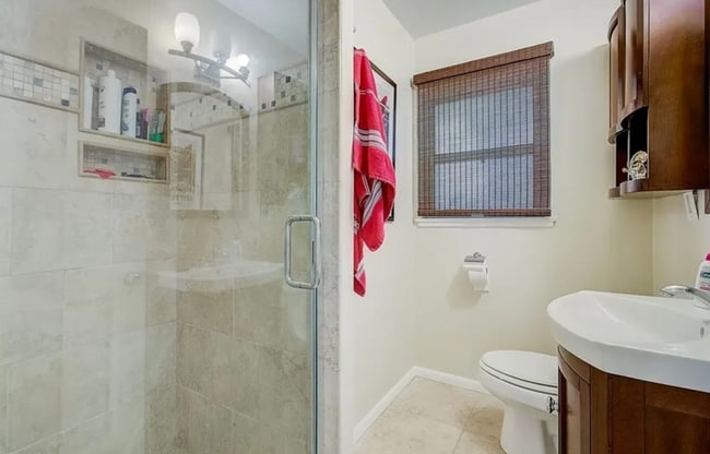 Building Photo - 20426 Lorne St