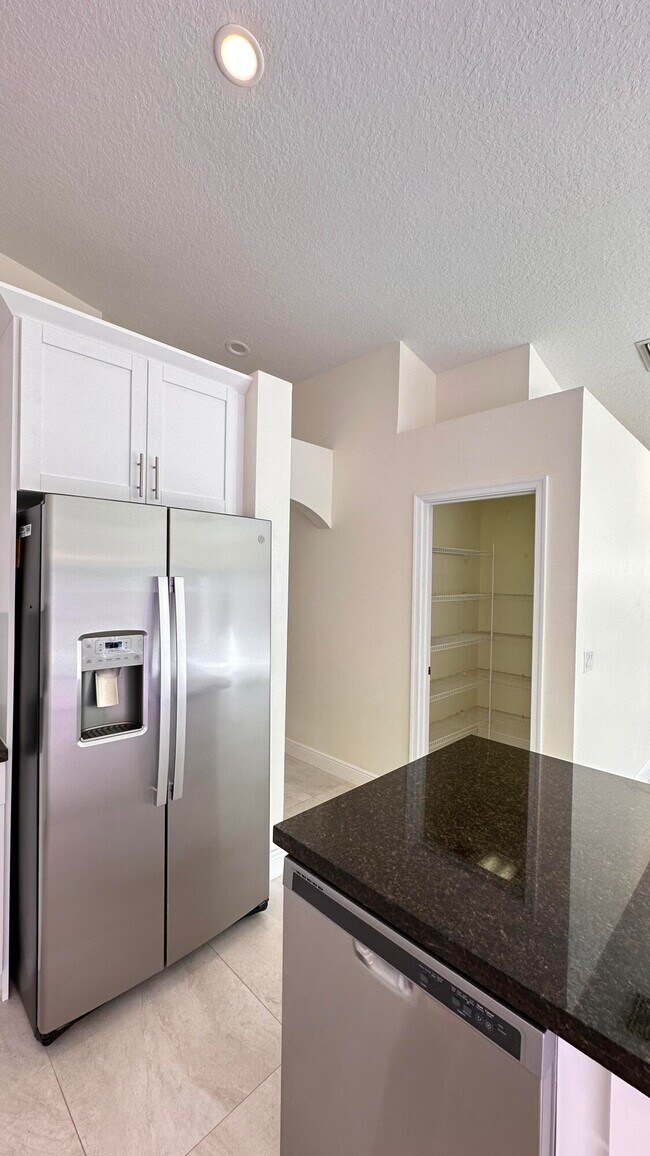 Building Photo - 19010 SW 10th St