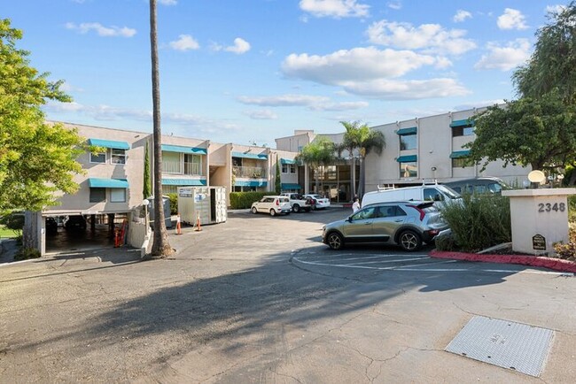 Building Photo - Beautifully remodeled 2 BR 2 BA condo w/ i...