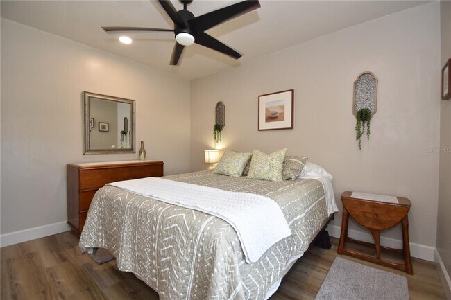 Building Photo - 1 Bedford Dr