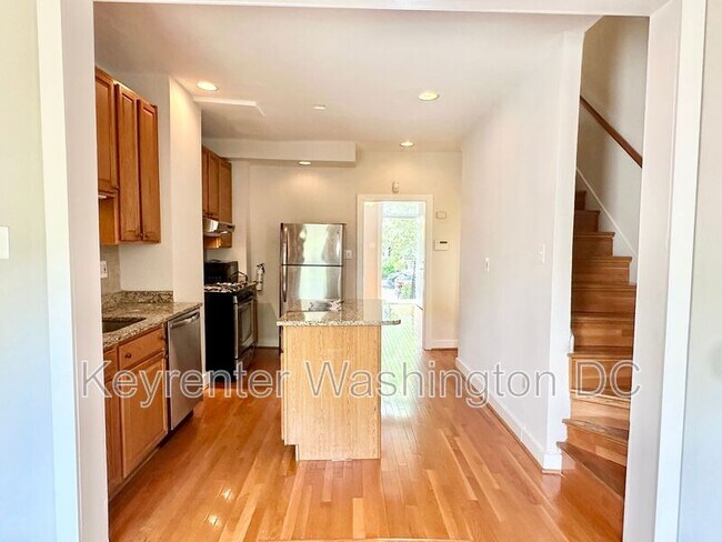 Building Photo - 1528 8th St NW