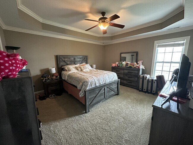 Building Photo - 1929 Leighton Dr