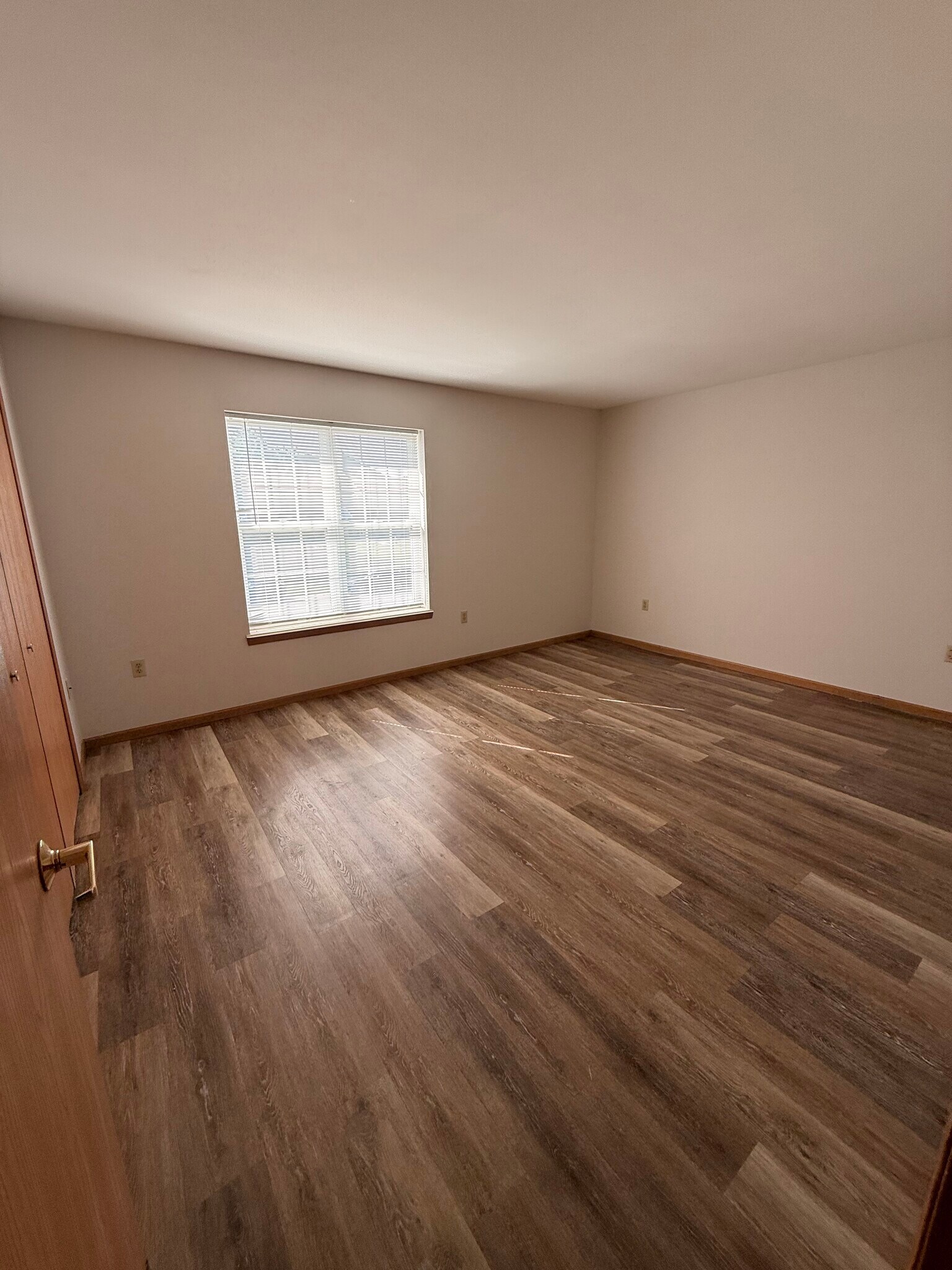 Building Photo - 201 Kearney Way
