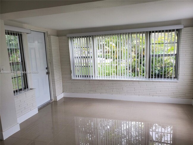 Building Photo - 701 Columbus Pkwy