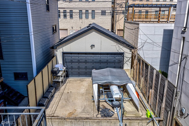 Building Photo - 1414 W Superior St
