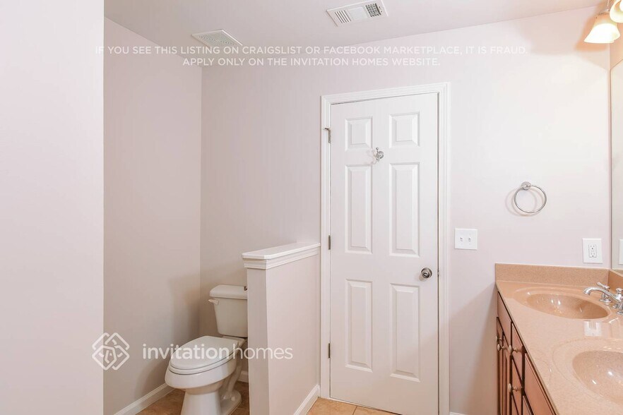 Building Photo - 1717 Hedgestone Ct