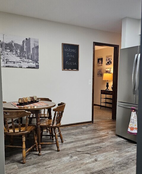 Building Photo - 2406 Roxbury Rd