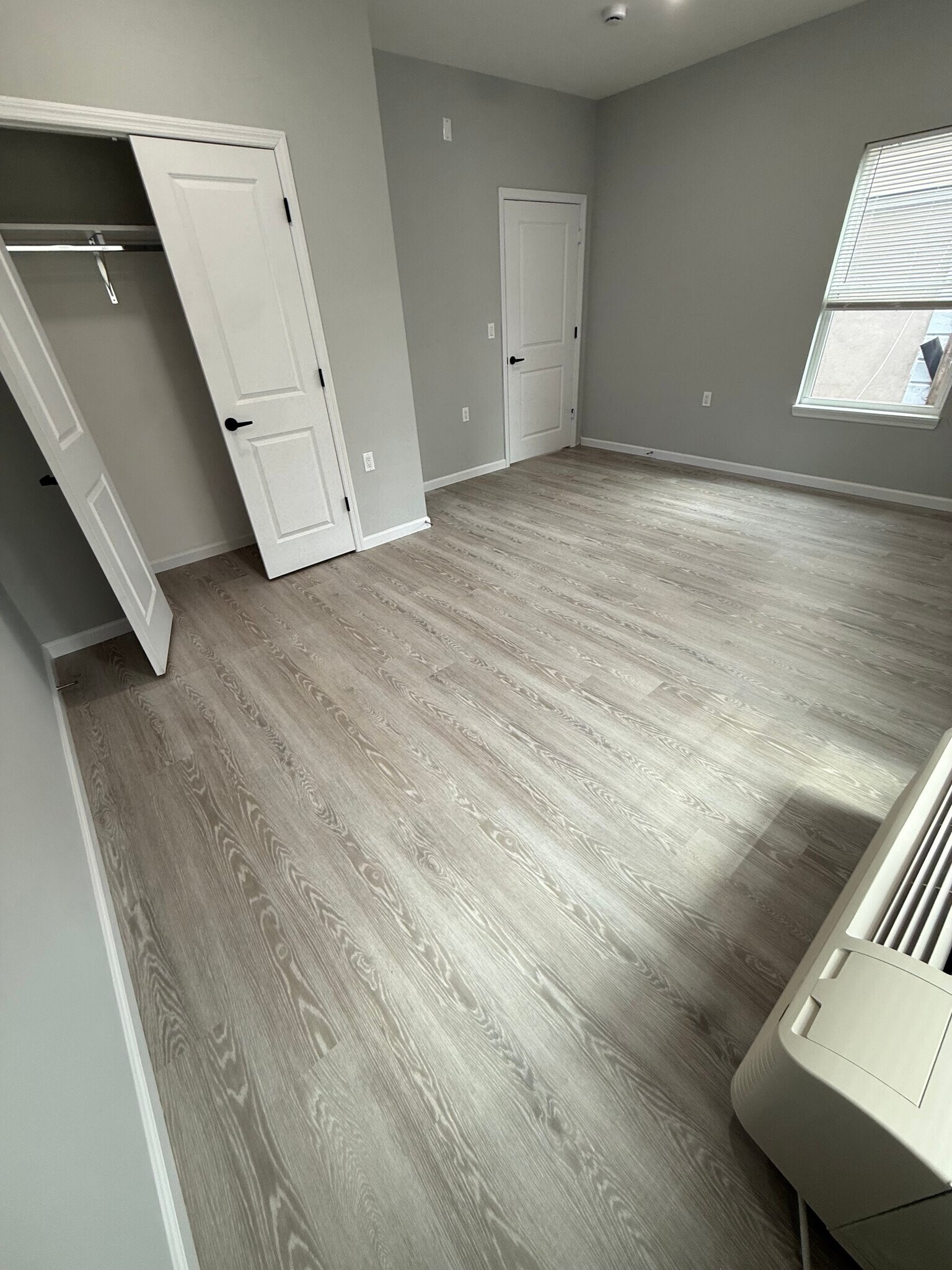 Building Photo - 456 Ellison St