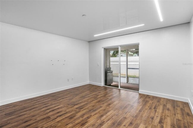 Building Photo - 1645 Windsor Oak Ct