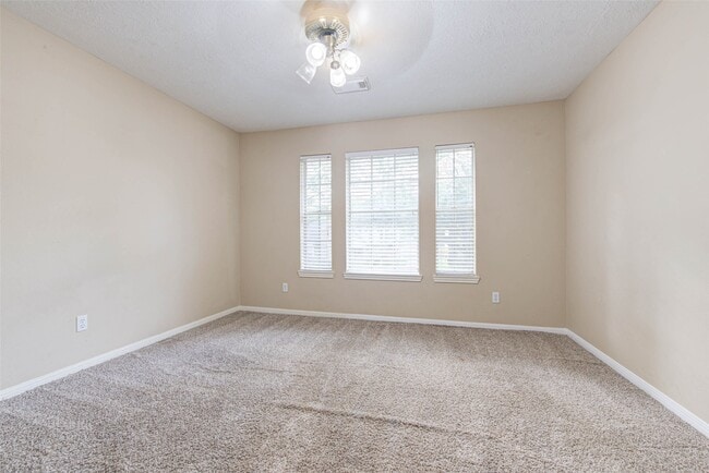 Building Photo - 518 Ellingham Dr