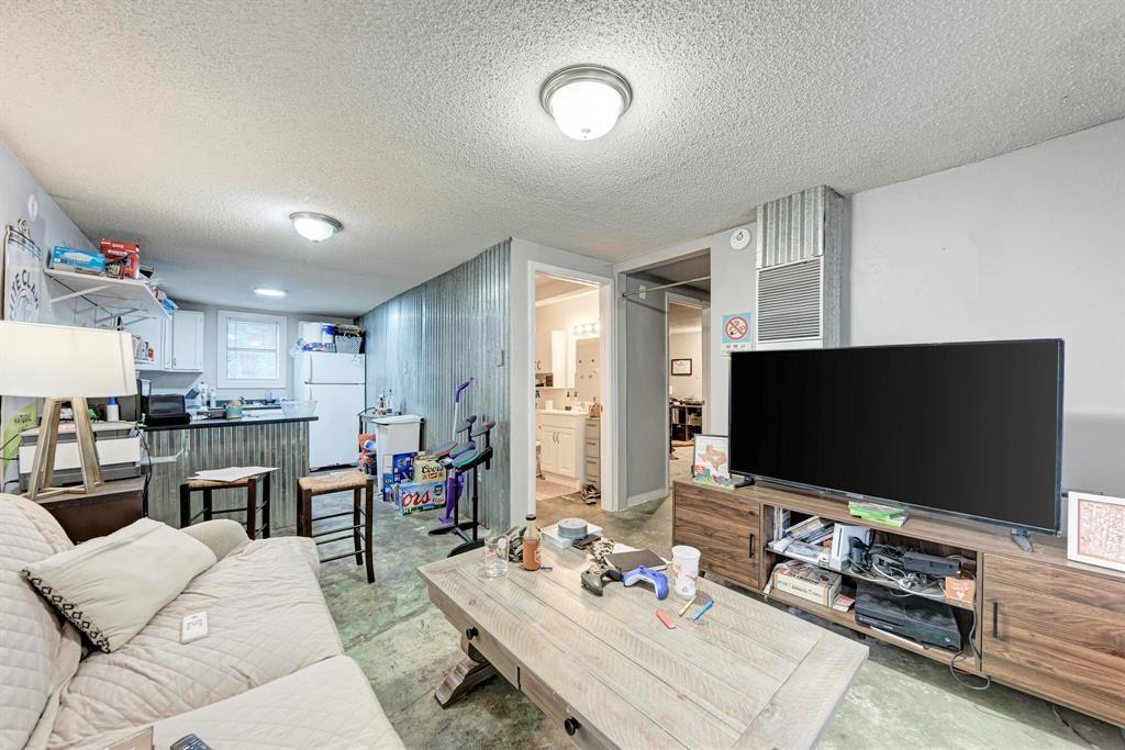 Building Photo - 2834 Salado St