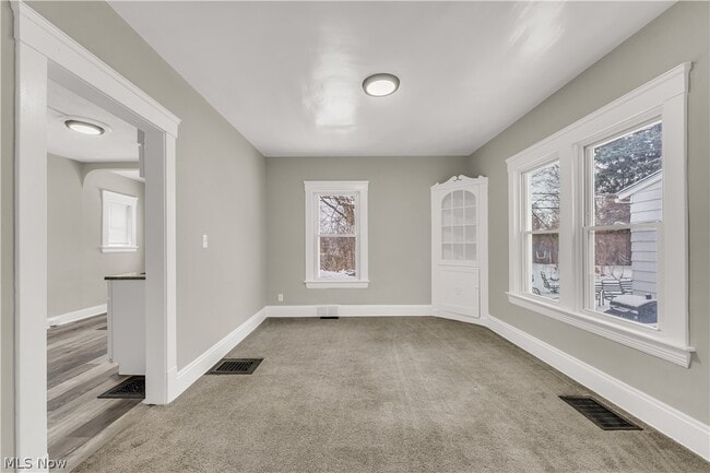 Building Photo - 1501 Botany Ave