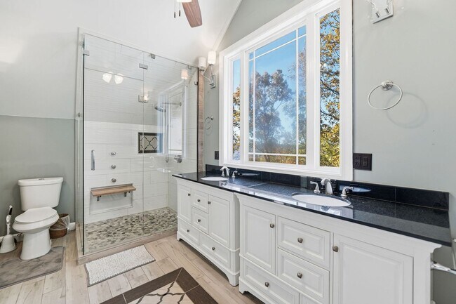 Building Photo - FULLY FURNISHED! Magnificent Panoramic Views!!