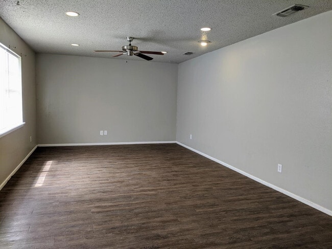 Building Photo - 5525 Fordham St