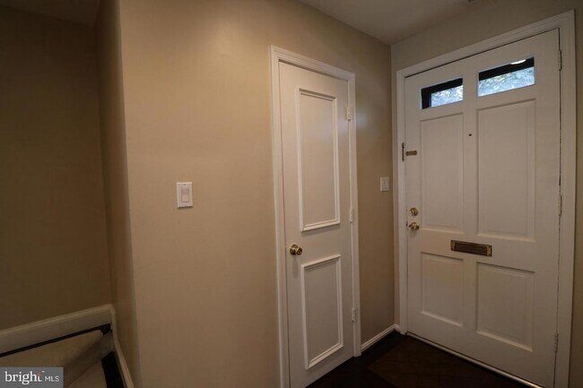 Building Photo - 748 Azalea Dr