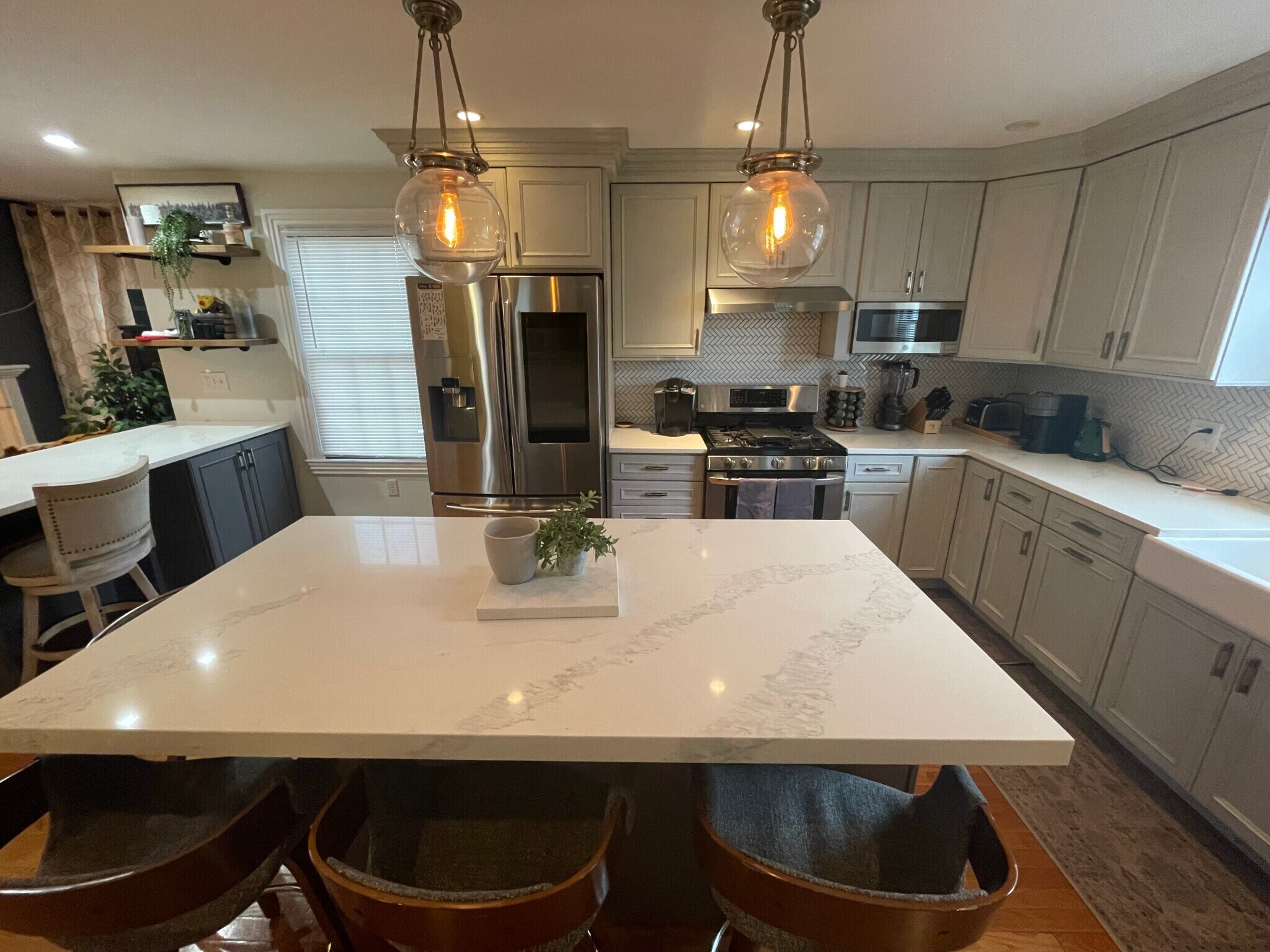 Building Photo - 14 Oak St