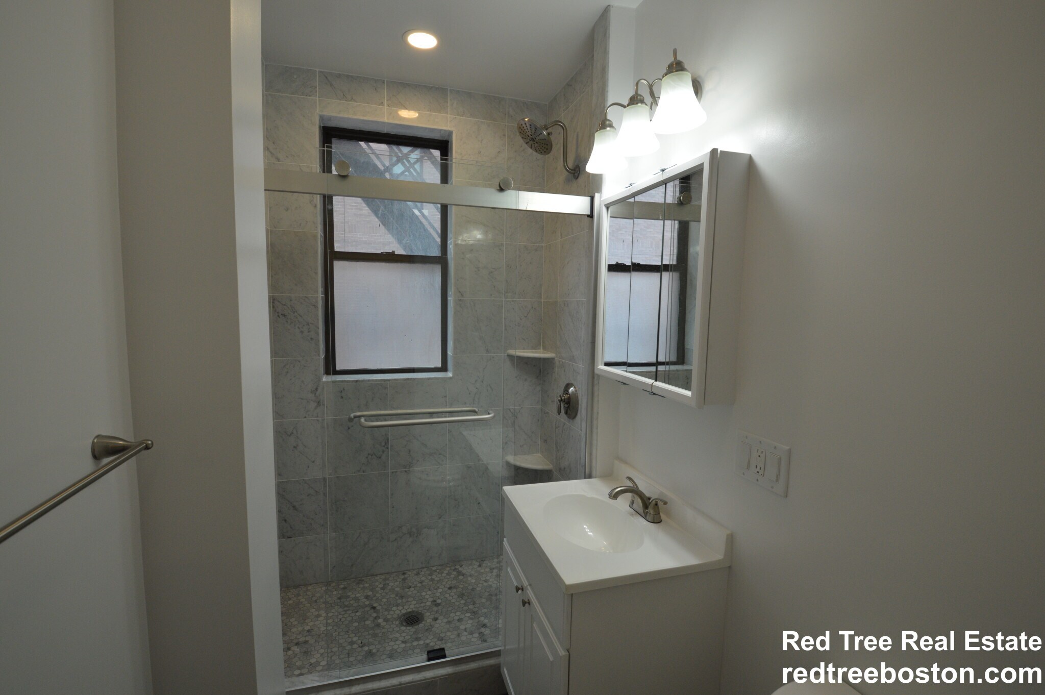 Building Photo - 11 Queensberry St