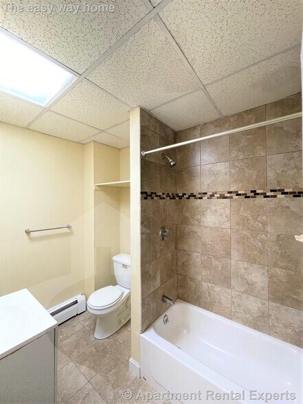 Building Photo - 15 Laurel St