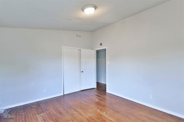 Building Photo - 934 S Pioneer Dr