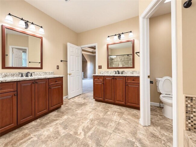 Building Photo - 5970 Findley Chase Dr