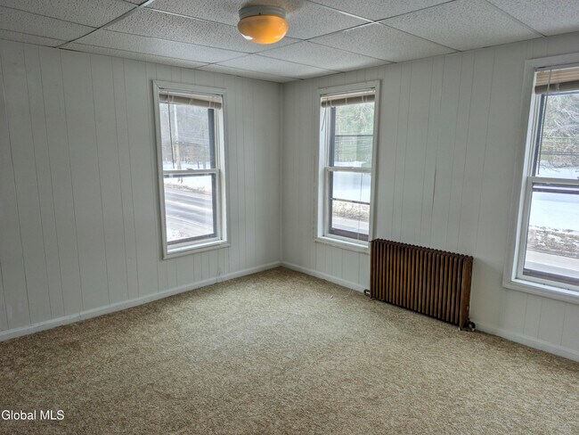 Building Photo - 524 Maple Ave