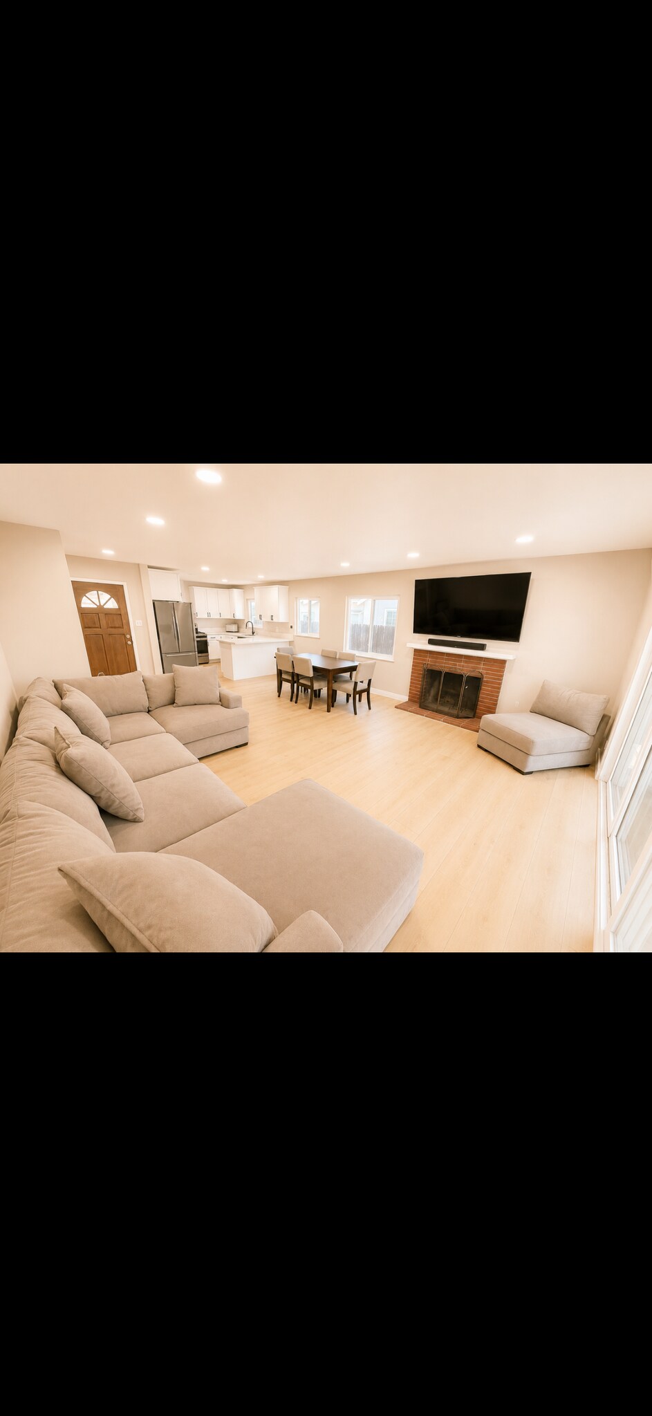 Building Photo - 6688 Montclair Dr