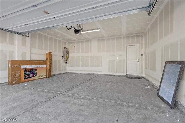 Building Photo - 4181 Nopal Serrano Ave