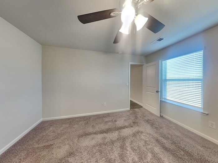 Building Photo - 64 Blue Fescue Way