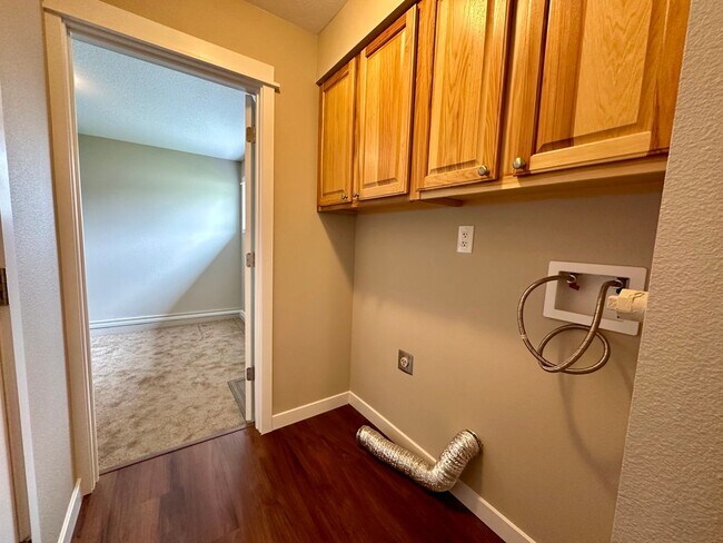 Building Photo - LF1460-B