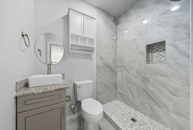 Building Photo - 624 Avenue H