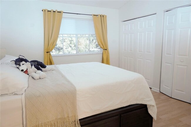 Building Photo - 8360 SW 27th St