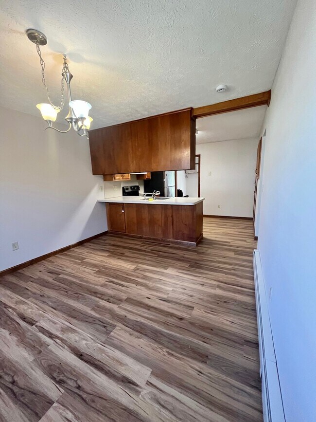 Building Photo - 61 Deer Run Trl