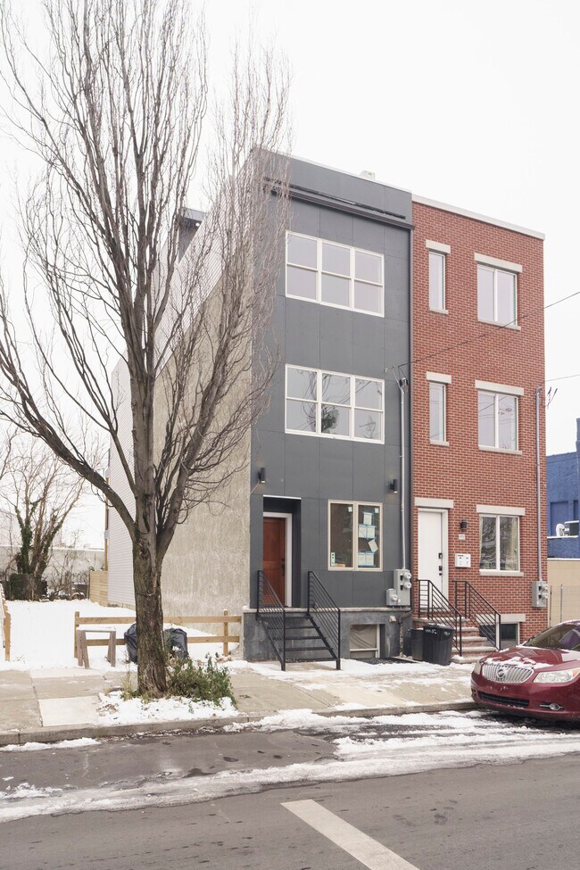 Building Photo - 1919 N 5th St