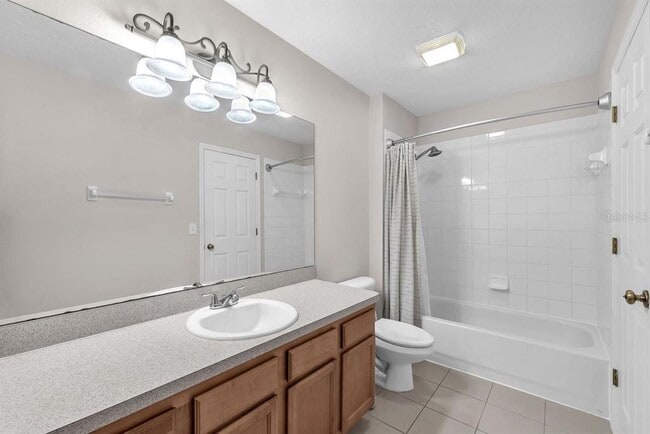 Building Photo - 2231 Golden Oak Ln