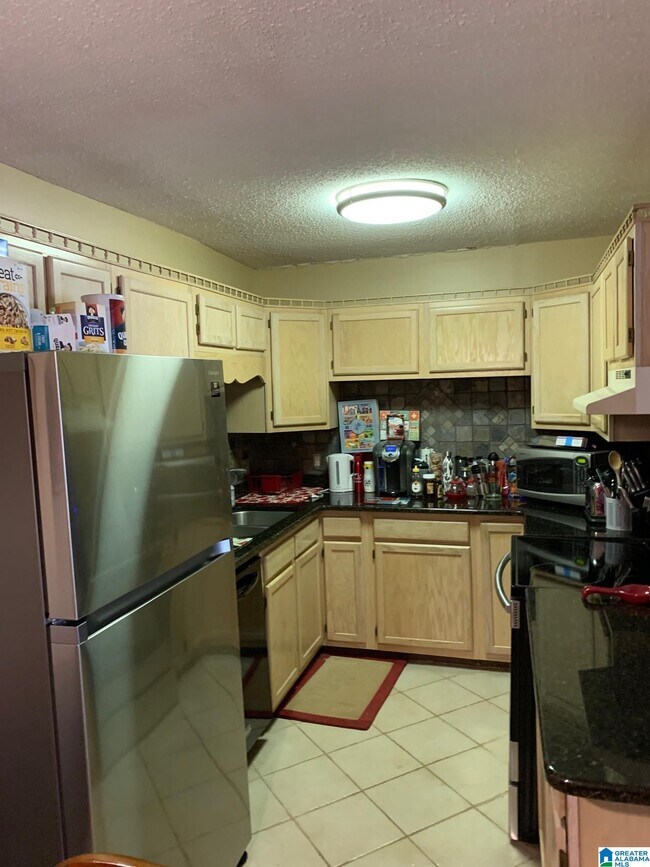 Building Photo - 210 Woodland Vlg