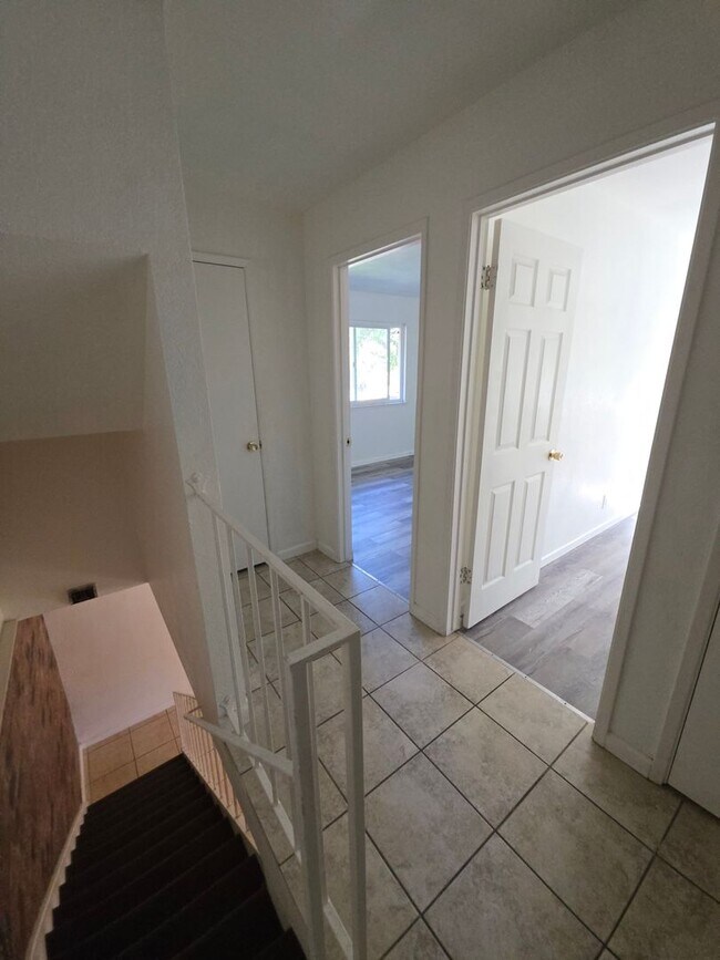 Building Photo - Charming 2BR/1BA Townhouse in Auburn - Available Now!