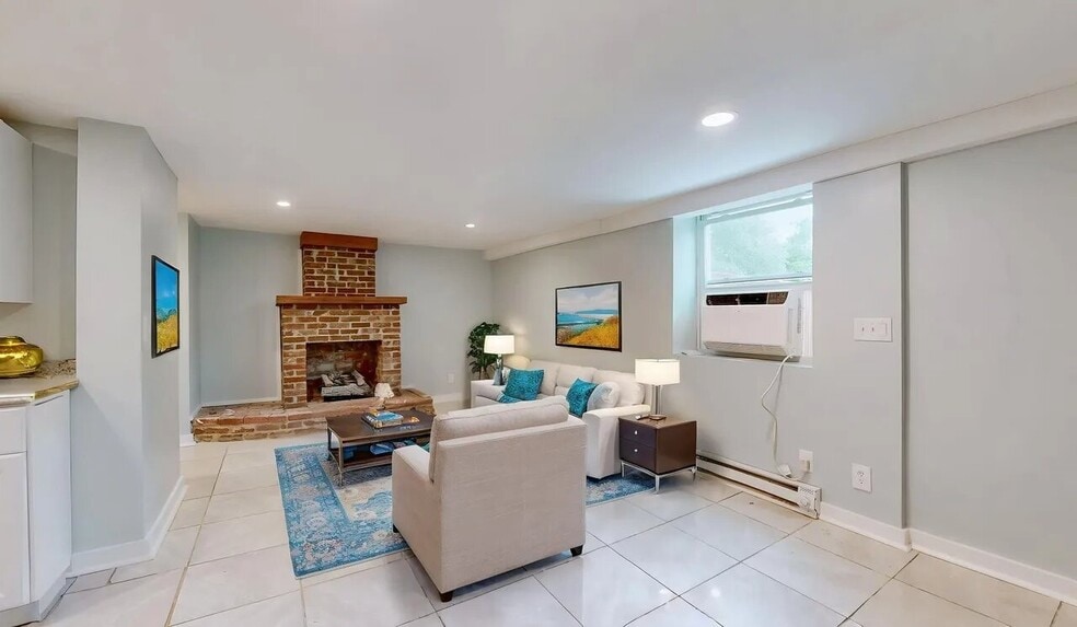 Building Photo - 1070 Draughon Dr