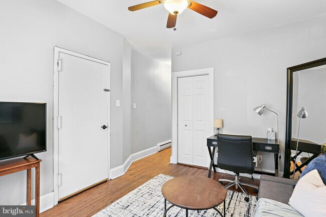 Building Photo - 1211 33rd St NW