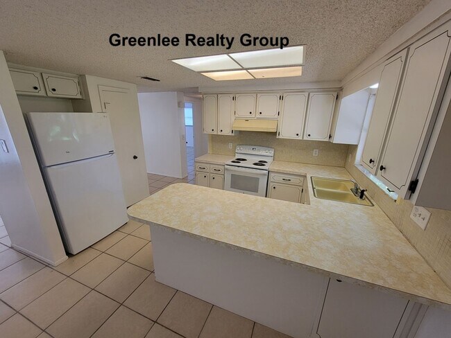 Building Photo - 2 Bedroom/2 Bath Home in Port Richey- Pet ...