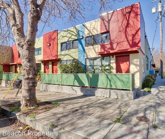 Building Photo - 1000 43rd St