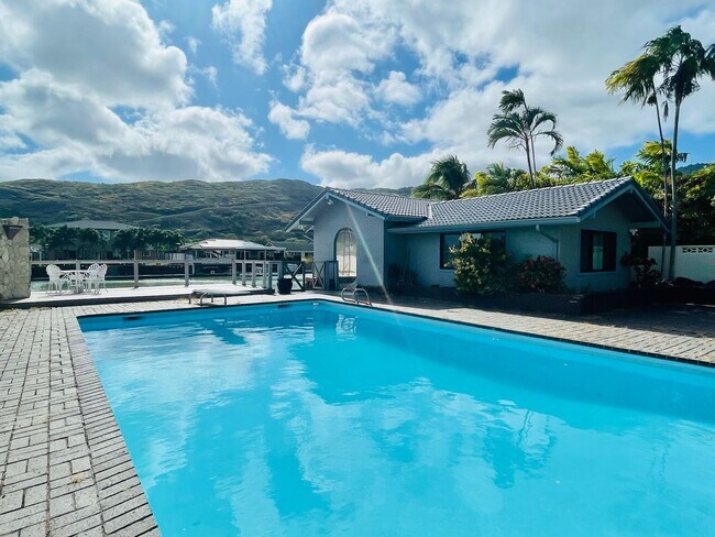 Building Photo - 6767 Hawaii Kai Dr