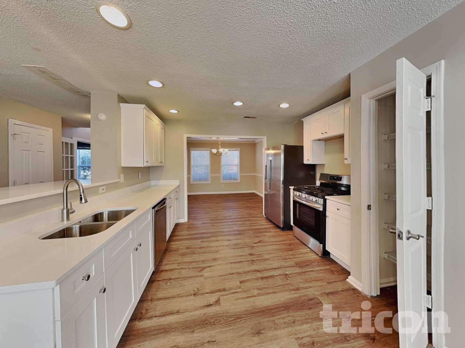 Building Photo - 407 Emerald Trce