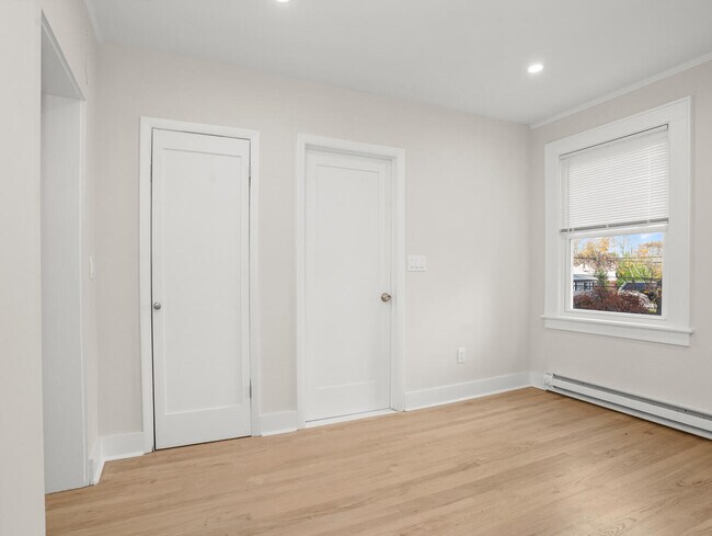 Building Photo - 21 Holcomb Ave