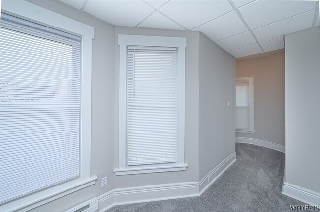 Building Photo - 2148 Main St