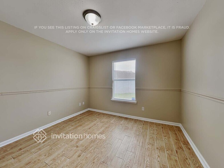 Building Photo - 3755 Arava Dr