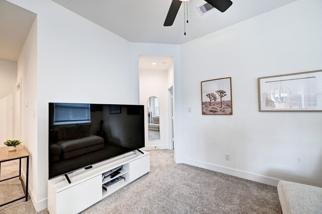 Building Photo - 1523 Cathedral Bend Drive